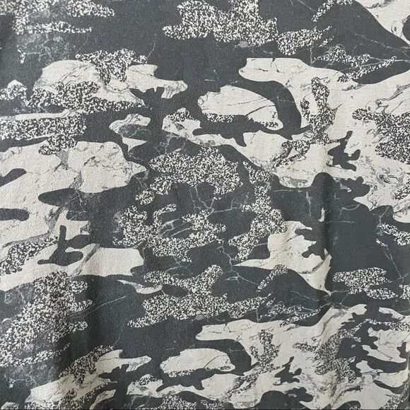 Puma X Trapstar Black and Gray Camouflage Logo Tee Revolve XXL - Picture 8 of 13